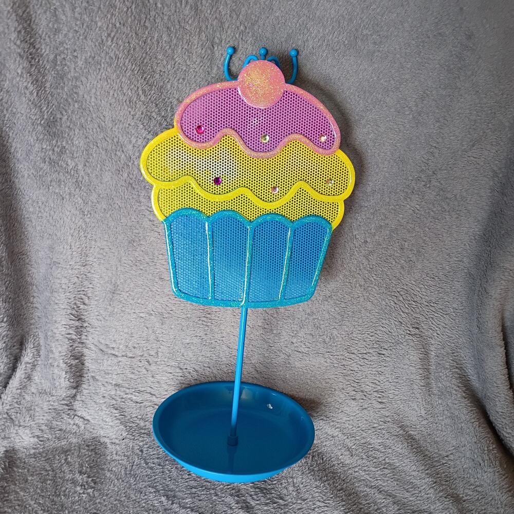 Cupcake Earring Storage